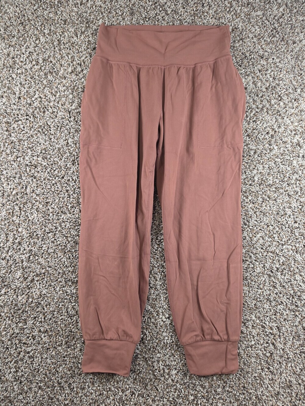 Athleta Womens Sz MP Petite Salutation Jogger in Powervita Athletic Pants Blush